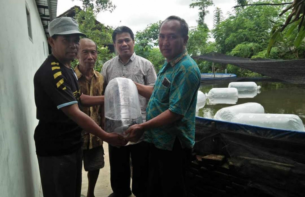Anggota DPRD Jatim Beri Bantuan 16 Ribu Bibit Ikan di Tulungagung